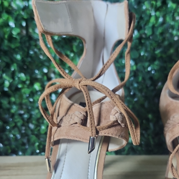 White House Black Market Tan Heels with Stiletto Design & Lace-Up Straps Size 9 - Picture 8 of 14